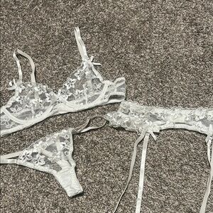 Elegant White Lace Lingerie 3 pc Set